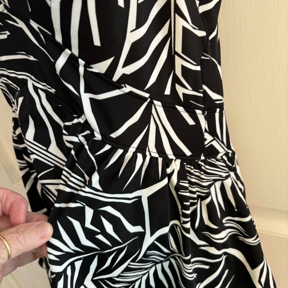 Ladies Black & White zebra skirted swimsuit - Picture 7 of 9